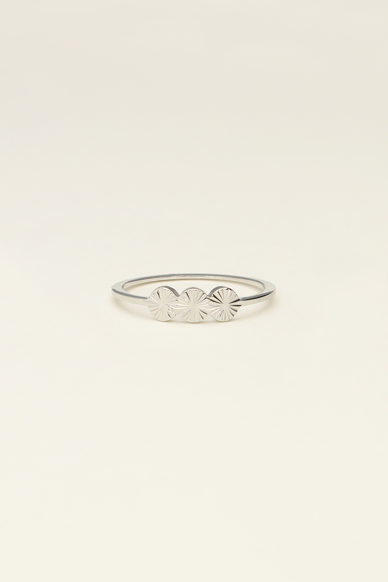 Ring met drie muntjes