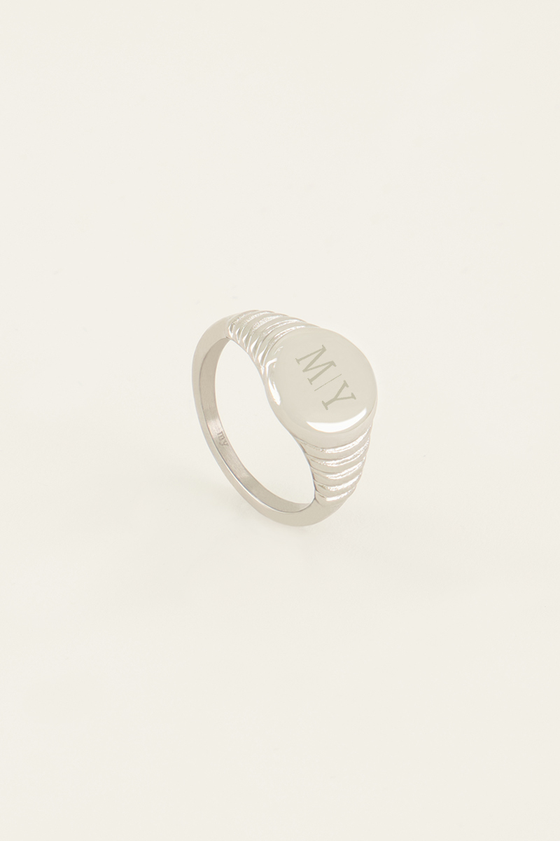 Atelier zegelring met ribbels | My Jewellery