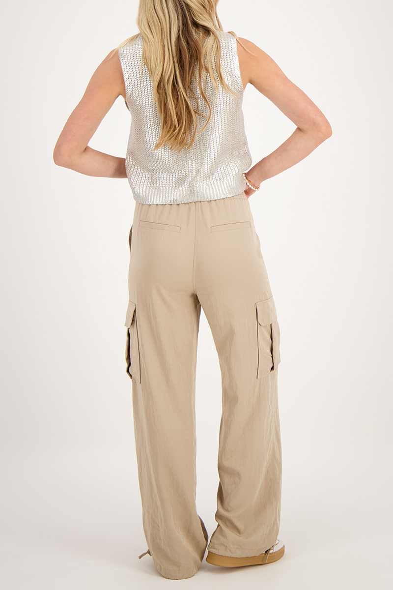 Beige cargo pants with elasticated waistband | My Jewellery