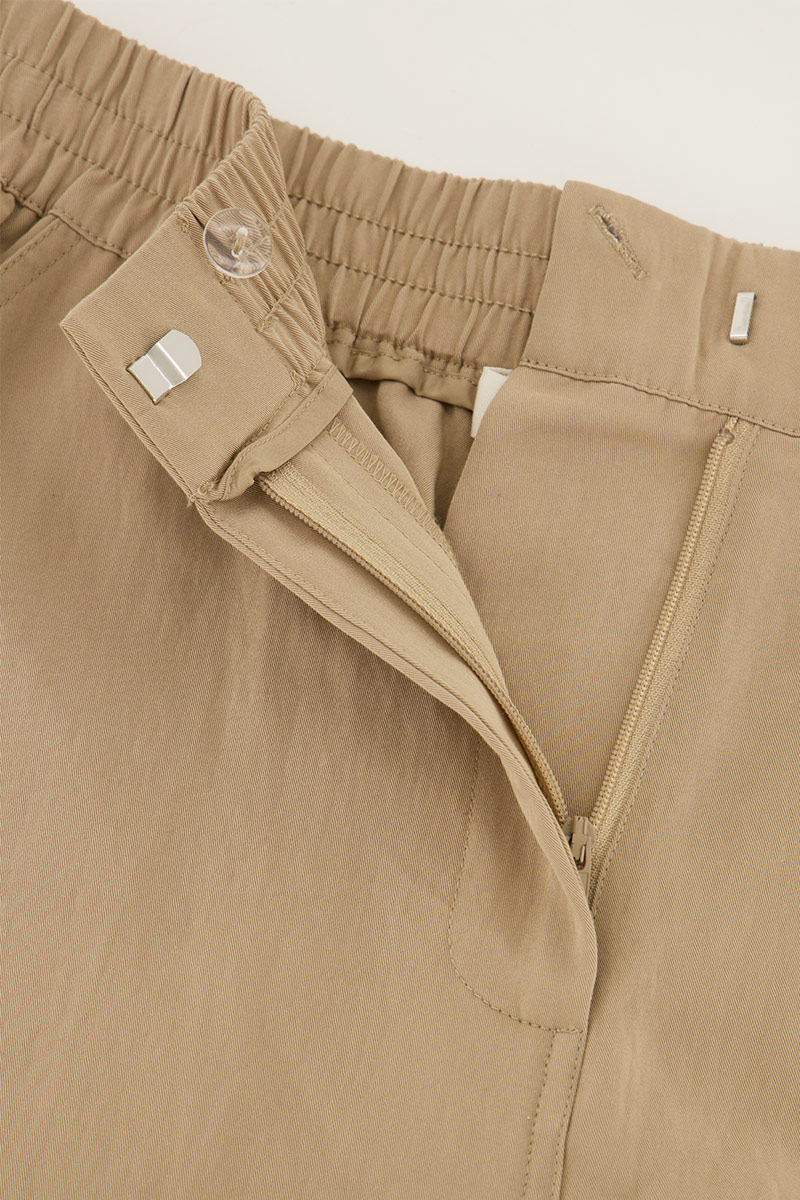 Beige cargo broek met elastieken tailleband