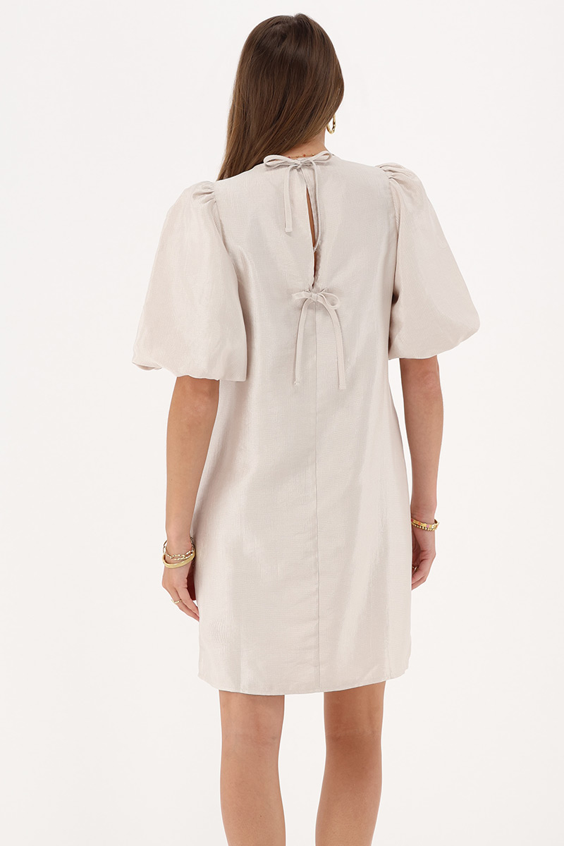 Beige dress in satin look with puff sleeves and bows | My Jewellery