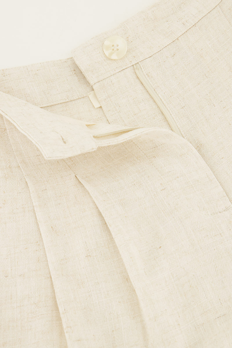 Beige linen look bermuda shorts | My Jewellery