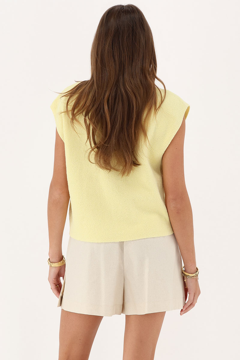 Beige linen look shorts with pleats | My Jewellery