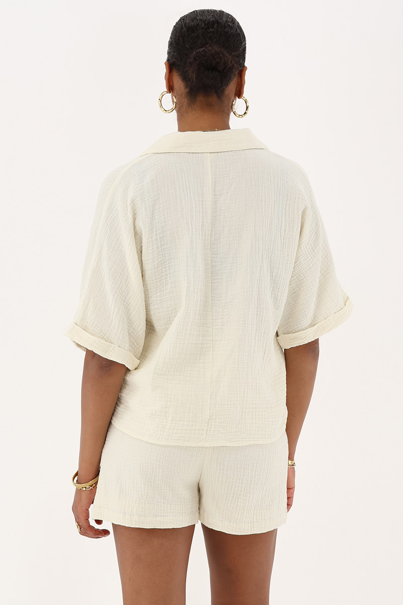 Beige shorts with elastic band & ruffles | My Jewellery