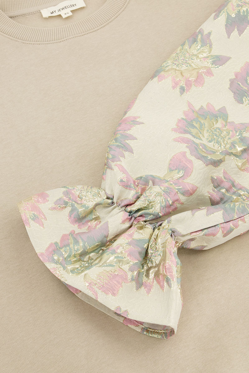 Beige sweater with jacquard sleeves | My Jewellery