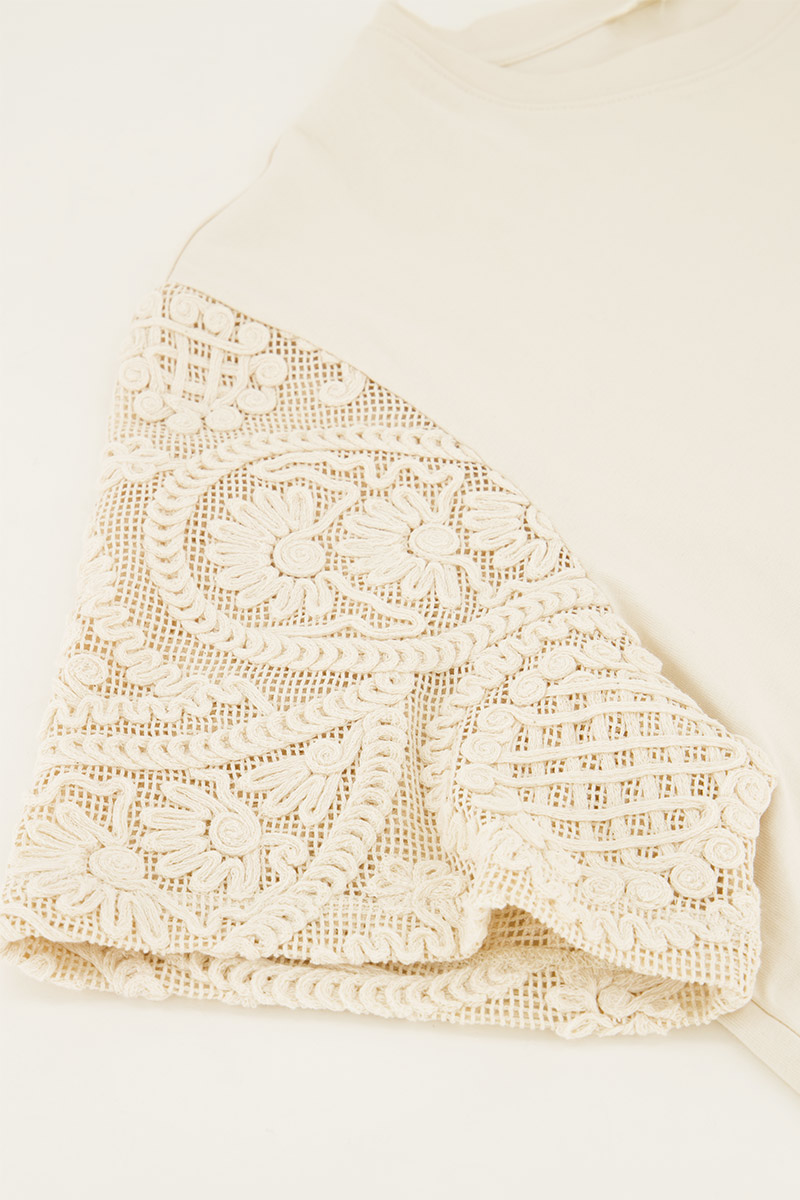 Beige T-shirt with embroidery sleeves