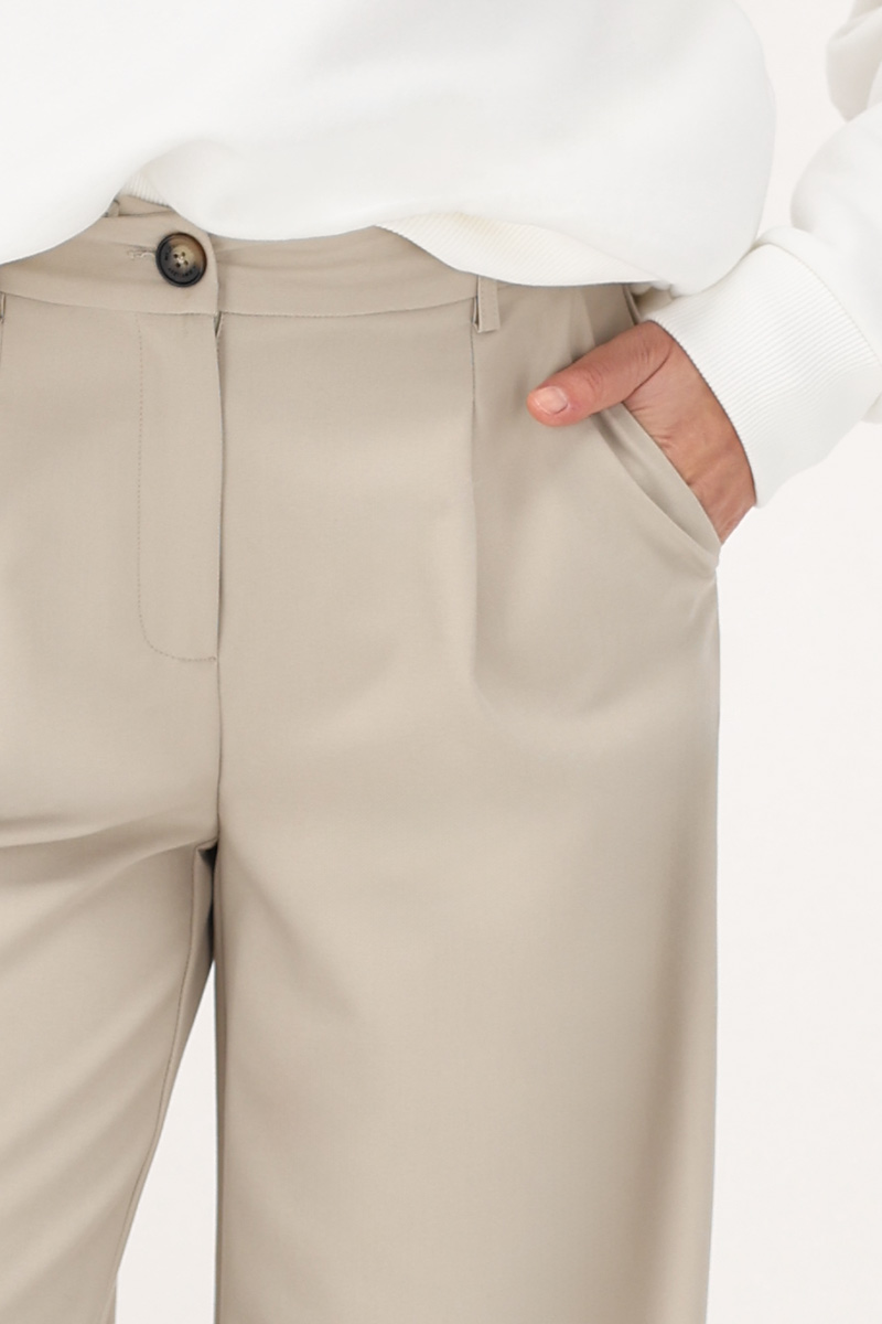 Beige wide leg trousers with pleats | My Jewellery