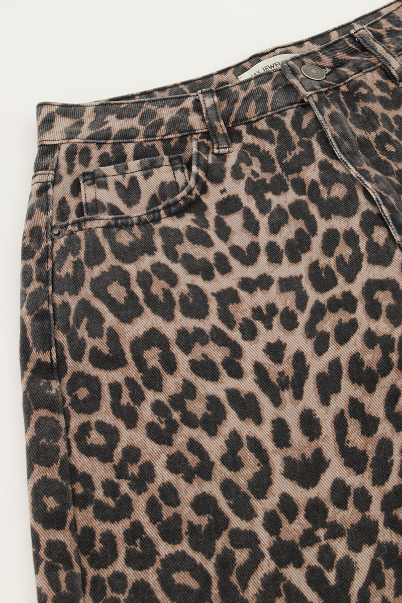 bermuda shorts with leopard print | My Jewellery