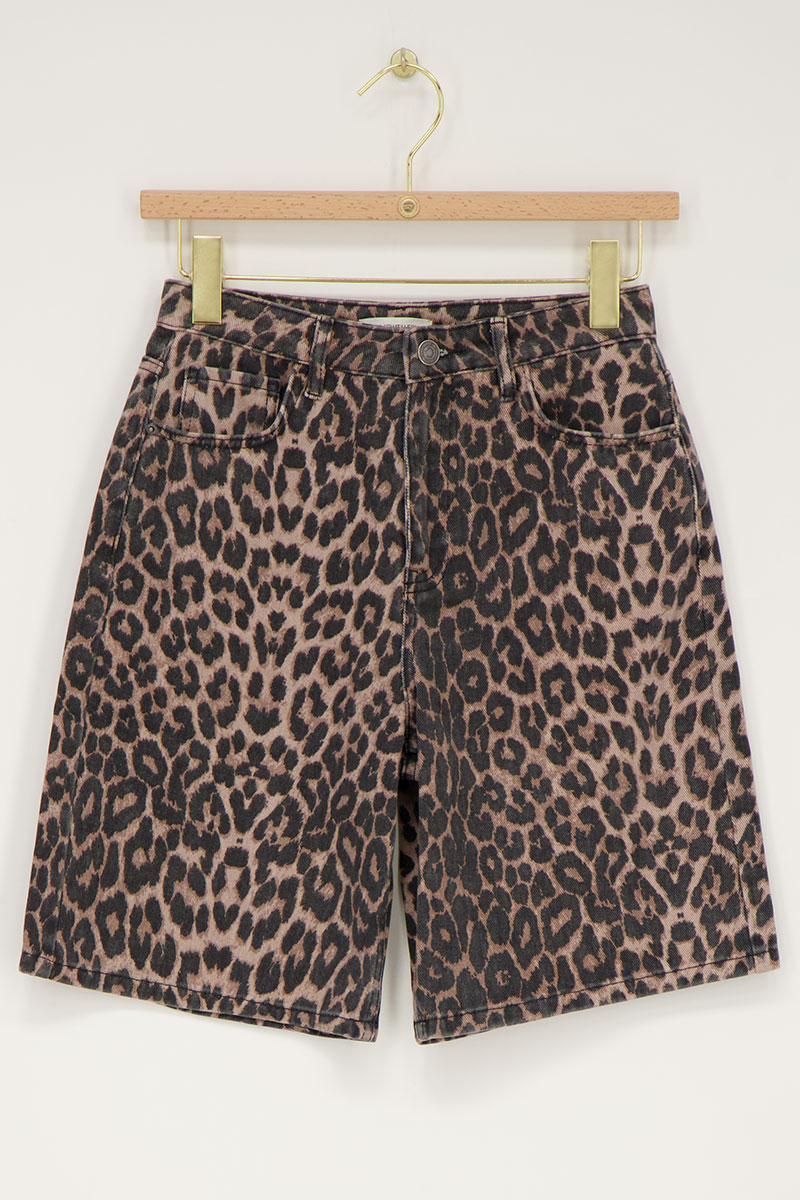 bermuda shorts with leopard print | My Jewellery