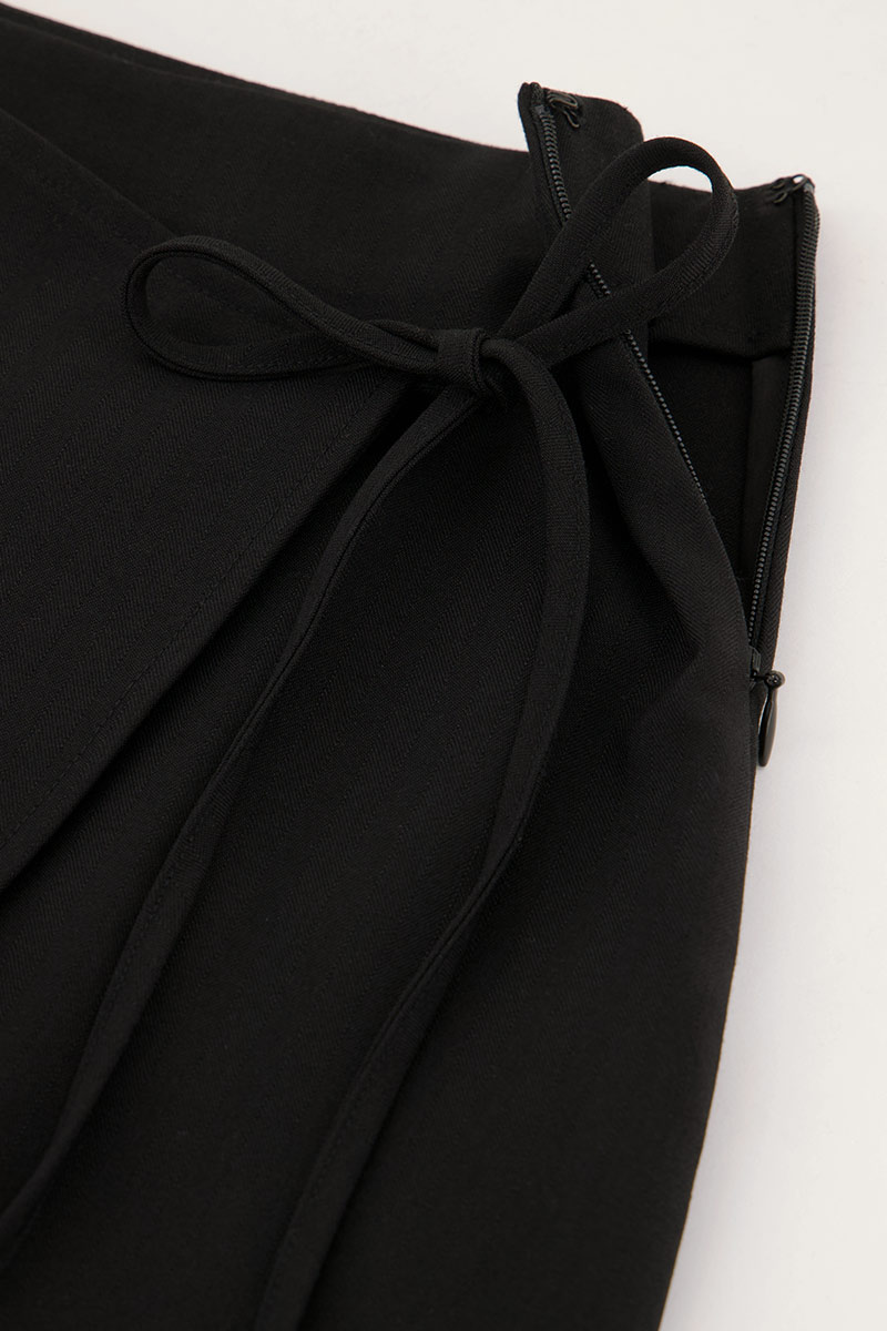 Black basic skirt with overlap | My Jewellery