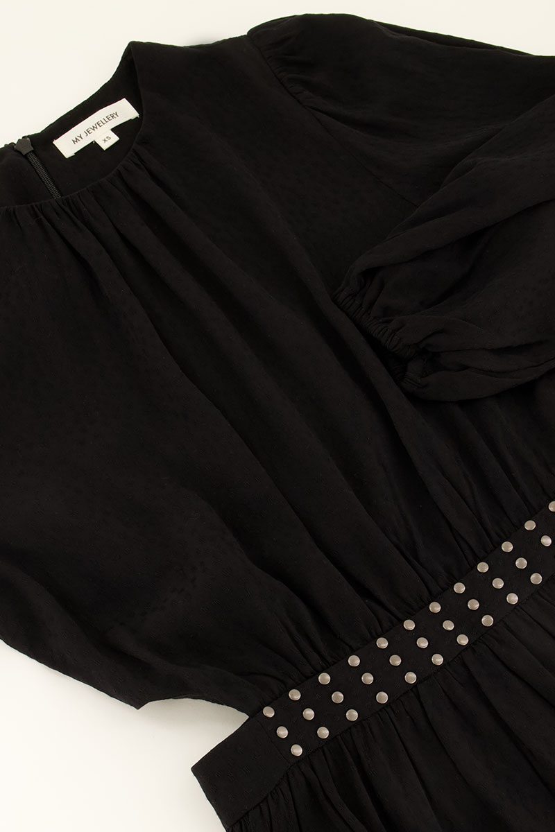 Zwarte jurk met studs en cut-out detail | My Jewellery