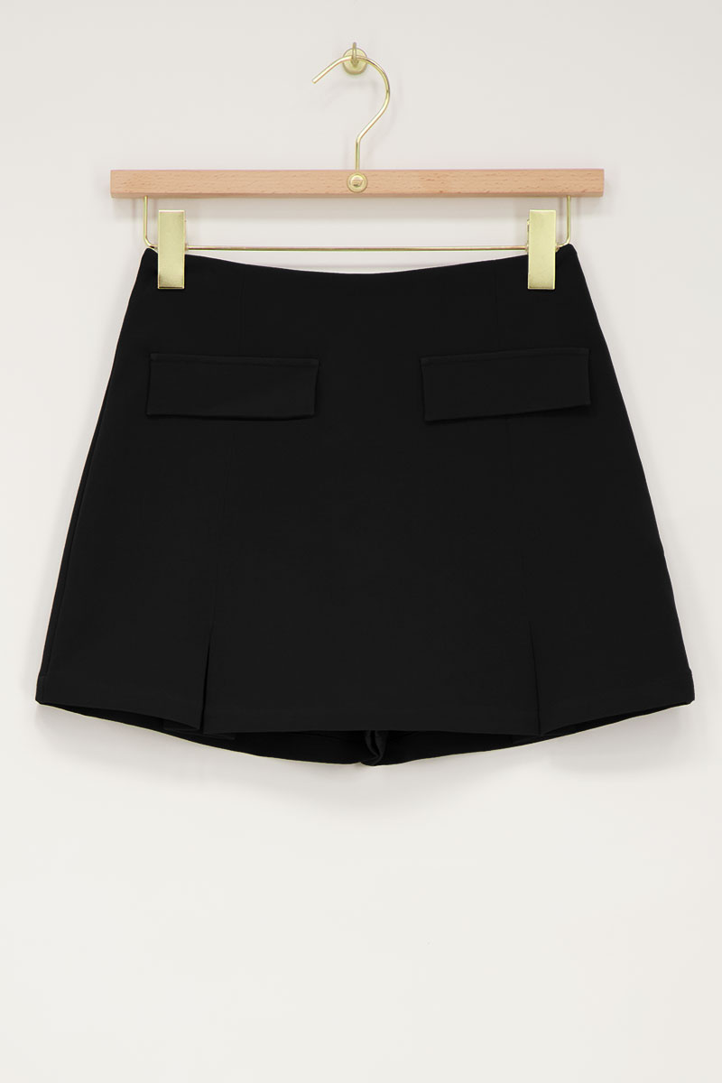 Black skort with pockets | My Jewellery