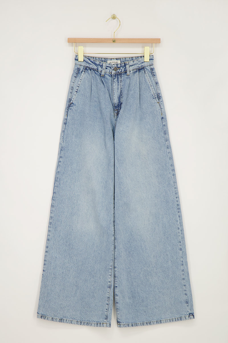 Blue denim wide leg jeans with pleats
