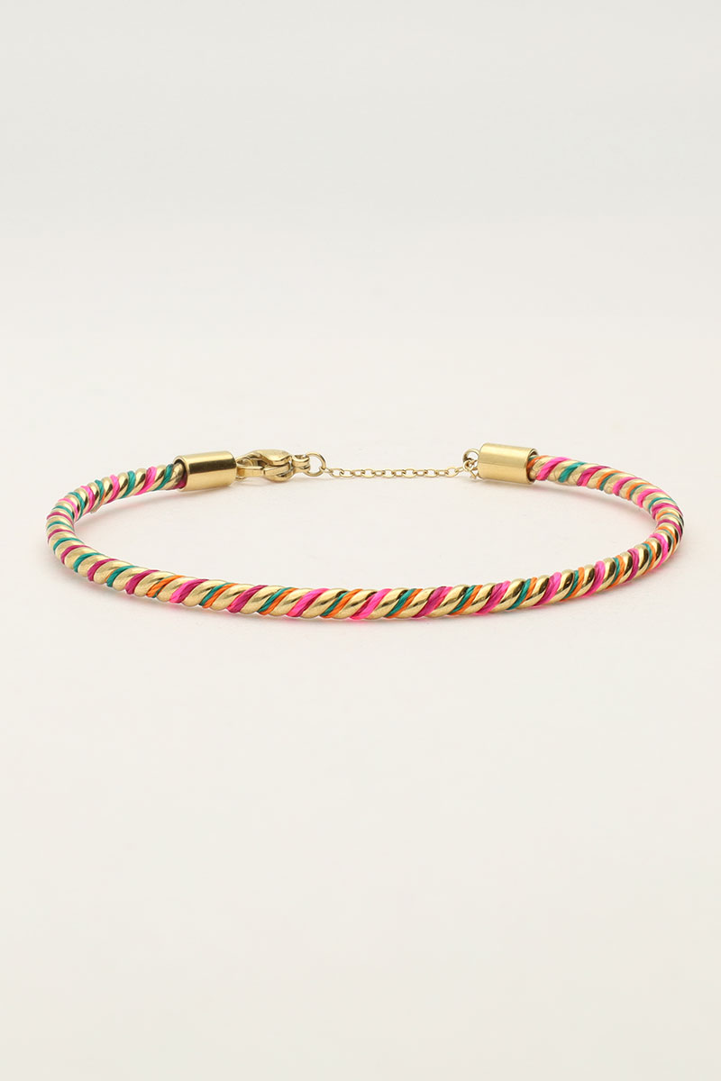 Bold bangle with twisted colors