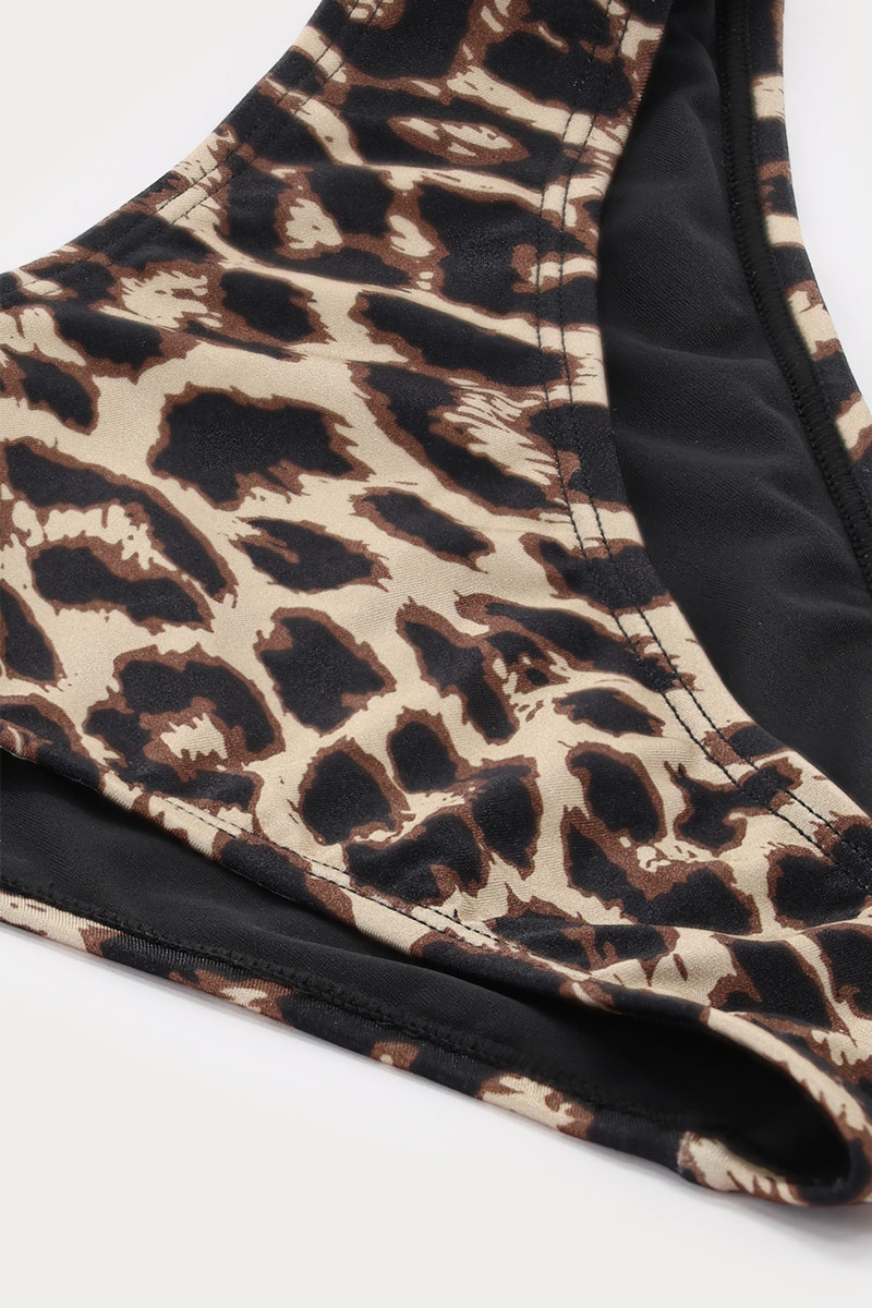 Braune Bikini-Hose mit V-Ausschnitt und Leopardenmuster
