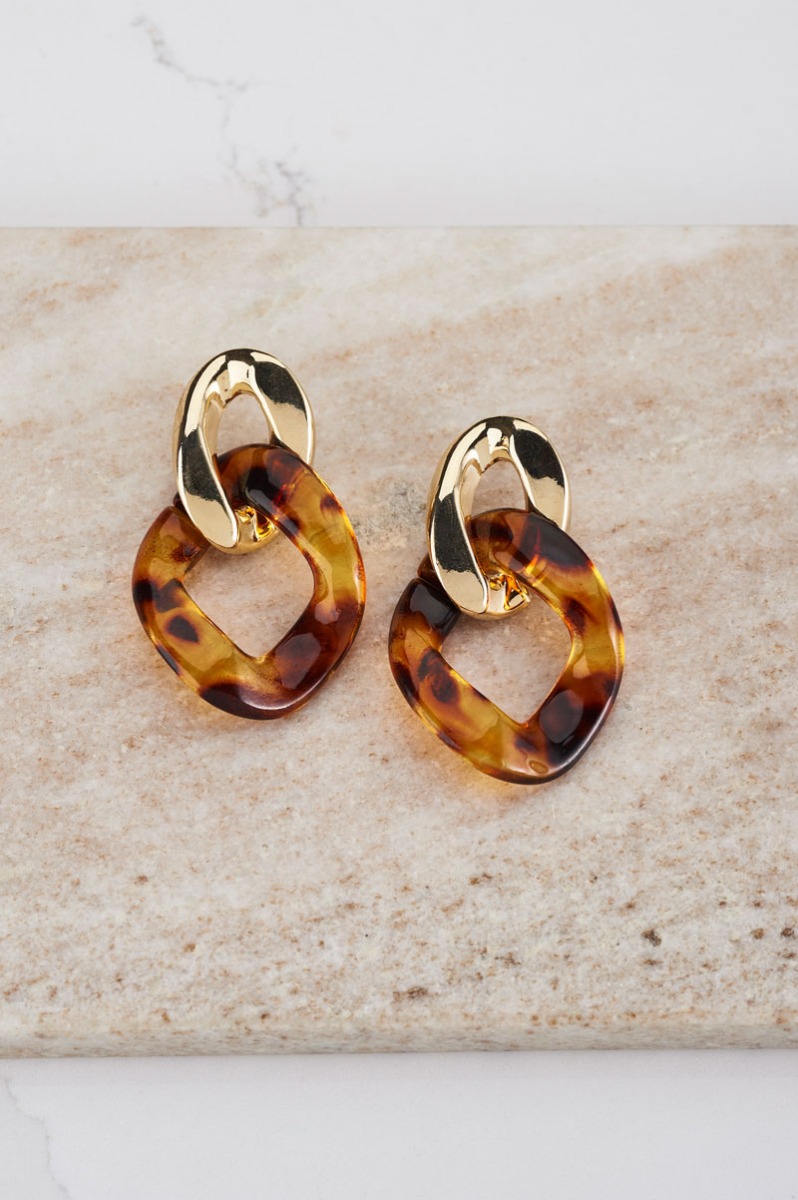 Bruine schakel oorhanger van resin| My Jewellery