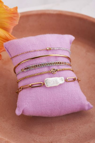 Armband mit breiter Perle