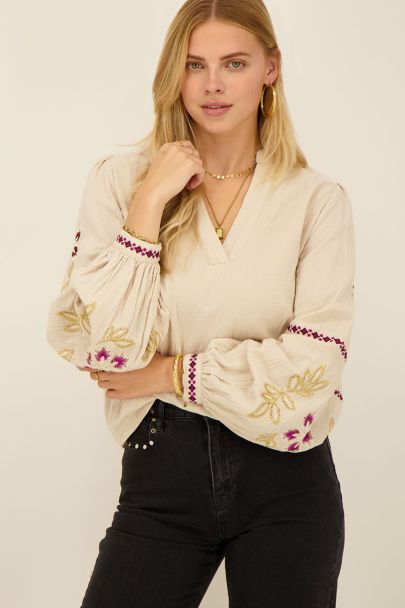 Beige mousseline blouse met embroidery