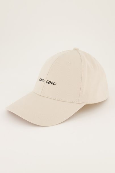 Beige pet cou cou
