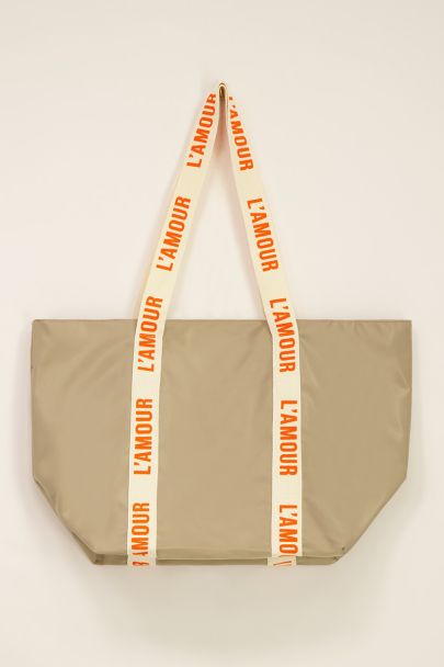 Brauner Shopper mit Text „l’amour“