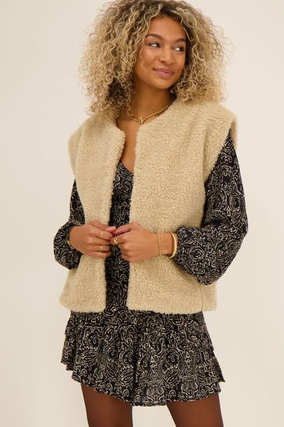 Beige pleated teddy gilet