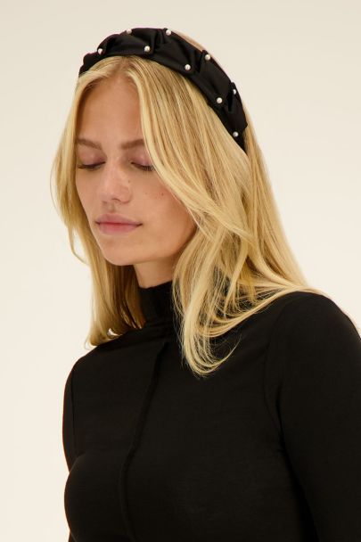 Black headband with pearls