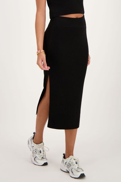 Zwarte midi skirt met split en rib