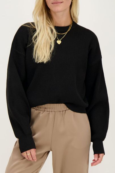 Black sweater with rib