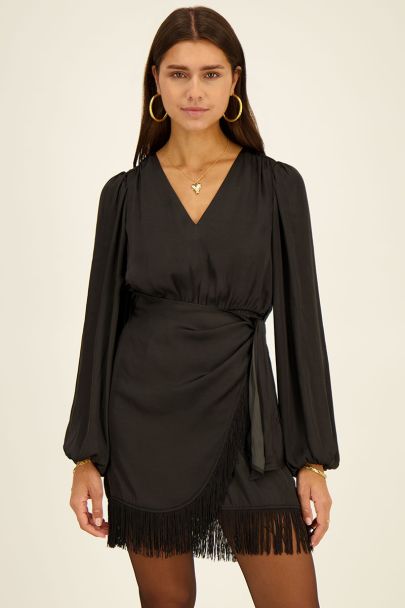 Robe portefeuille noire à franges