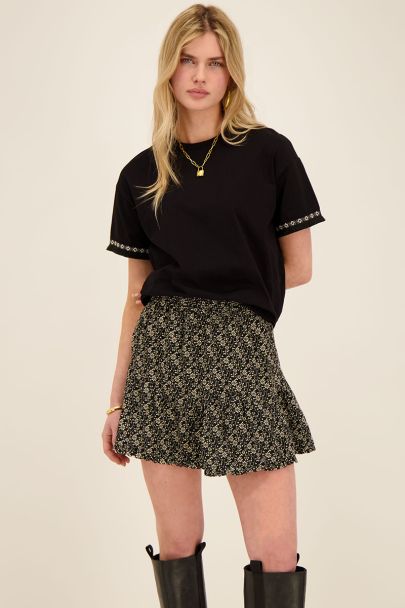 Zwart T-shirt met mouwdetail