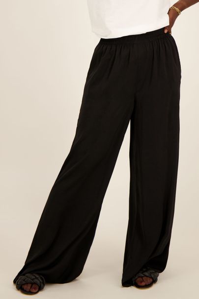 Black trousers satin look