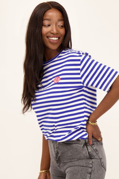 T-shirt à rayures bleues très belle