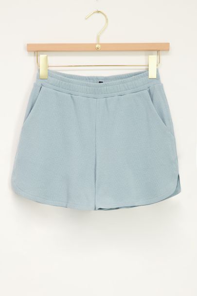Blue shorts in waffle fabric 