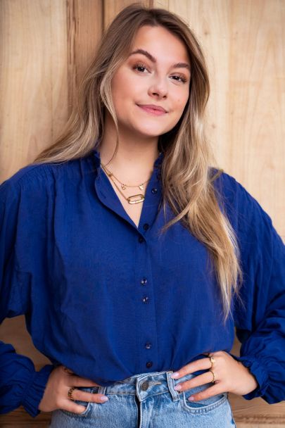 Blauwe blouse met wijdvallende mouwen