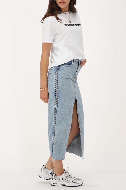 Jupe midi en denim bleu avec détails tressés