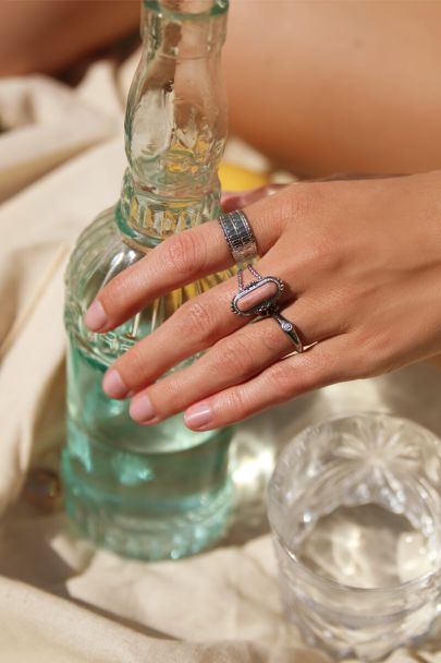 Wide ring with pattern 