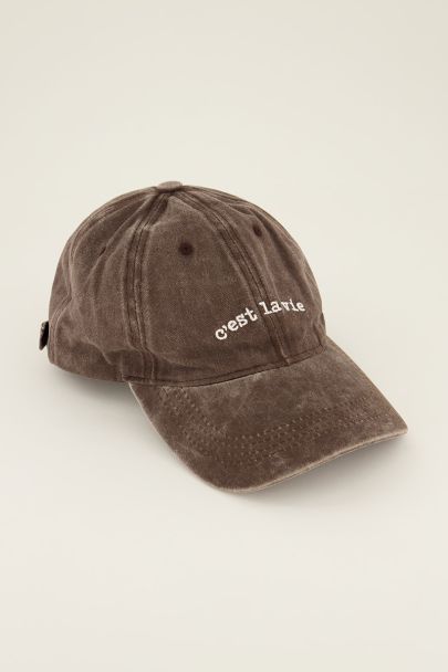 Casquette marron c’est la vie