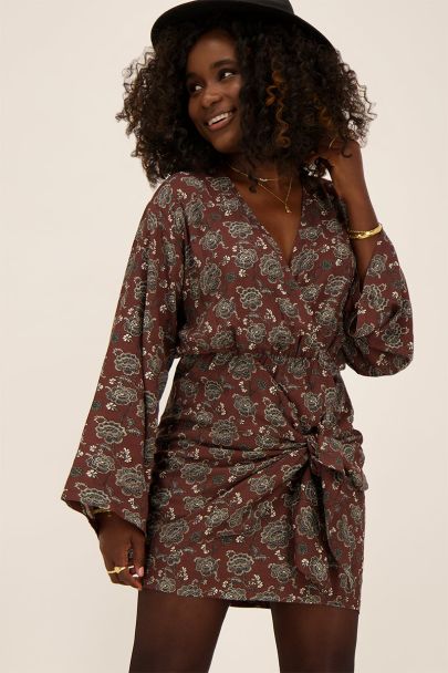 Robe marron à imprimé floral et haut cache-cœur