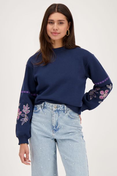 Donkerblauwe sweater met embroidery