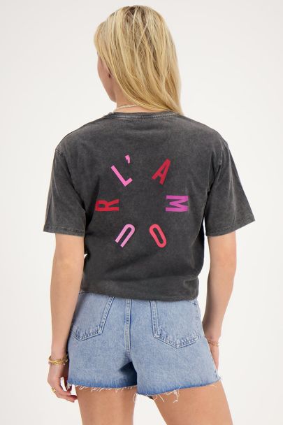 Dunkelgraues T-Shirt mit buntem ''L'amour''