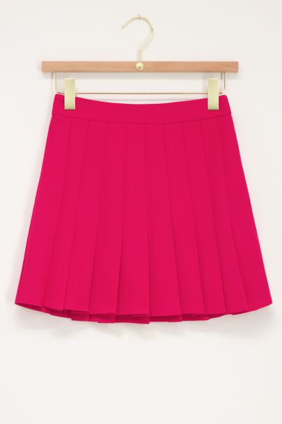 Fuchsia pleated skirt