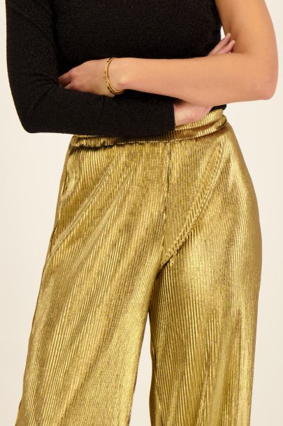 Goldfarbene Plissee-Hose mit weitem Bein