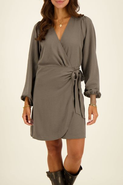 Green long-sleeved wrap dress