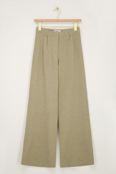 Grüne Hose mit Bundfalten