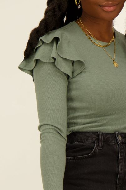 Groene top met ruffles & rib structuur