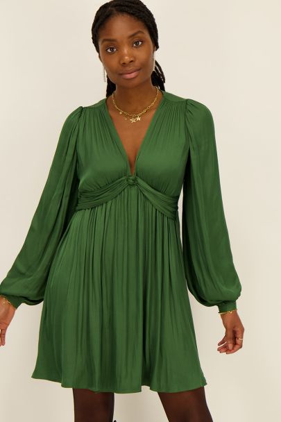 Robe drappée verte effet satin