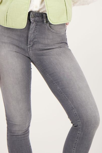 Graue Skinny-Jeans