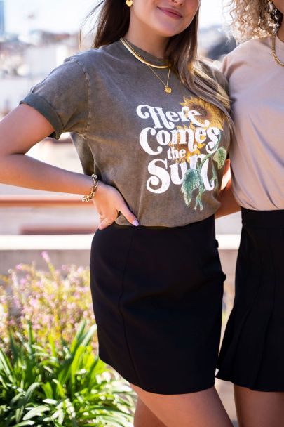 Graues T-Shirt „Here comes the Sun“