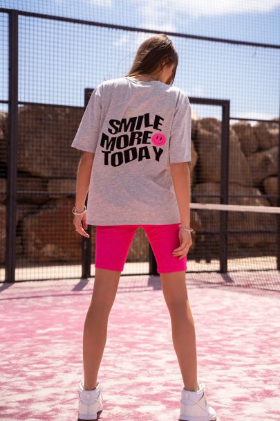 Grijs T-shirt smile more today