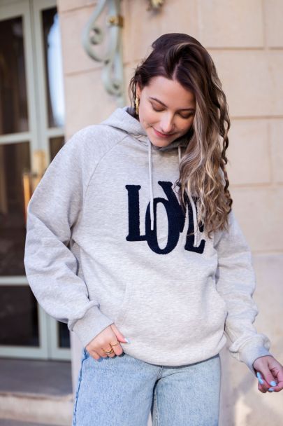 Grijze love hoodie met teddy letters